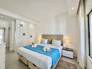 2 bedrooms, bed sheets