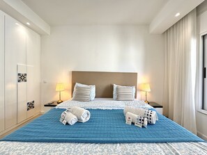 2 bedrooms, bed sheets