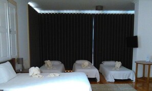 Kamar Quadruple Comfort | Didekorasi berbeda-beda, kedap suara, dan Wi-Fi gratis