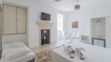Family Double or Twin Room | Individually decorated, soundproofing, free WiFi