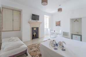 Individually decorated, soundproofing, free WiFi - PALÁCIO NOVA  SEARA  2503 -AL (Armamar)