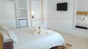 Design Double or Twin Room | Individually decorated, soundproofing, free WiFi