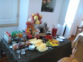 Free daily self-serve breakfast