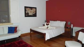 Quarto casal econômico, vista para o pátio | Vista da sacada