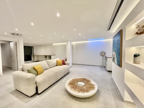 Fireplace - Vilamoura Deluxe Villa by Homing (Loulé)