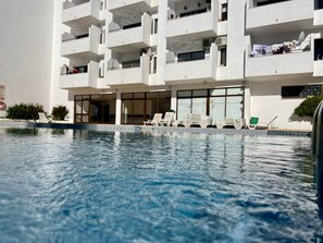 Pool - Albufeira Town Apartment by Homing (Albufeira)