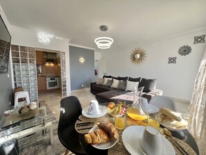 Living room - Albufeira Town Apartment by Homing (Albufeira)