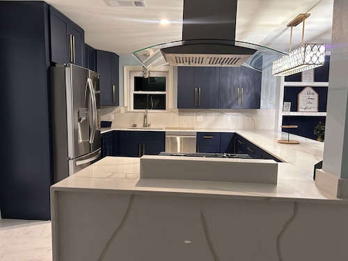 4-bedroom house in fabulous Metairie with AC, WiFi. Enjoy your stay