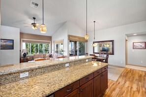 Condo, Multiple Beds (Alii Park Place#N-202) | Interior - Alii Park Place#n-202 (Kailua-Kona)