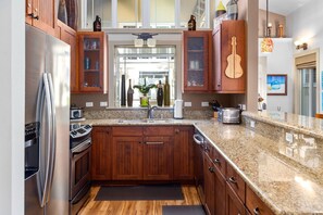 Condo, Multiple Beds (Alii Park Place #N202 Top Floor unit ) | Private kitchen - Alii Park Place #n202 Top Floor Unit With AC! (Kailua-Kona)