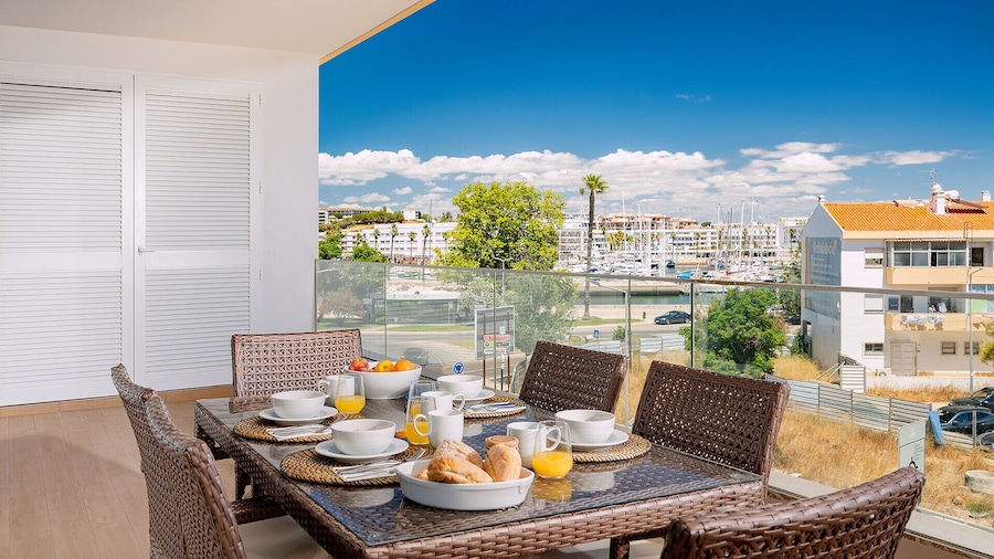 Lagos Marina View 2 With Pool by Homing