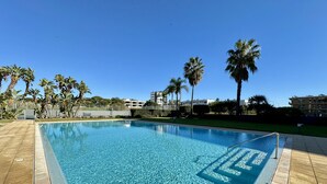 Unclassified image, 3 of 37, button - Quarteira Stylish 3 With Pool by Homing (Loulé)