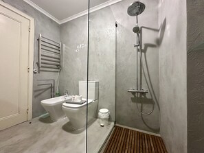 Shower, towels - Vilamoura Grand Terrace by Homing (Loulé)