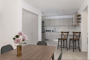 Full-size fridge, microwave, coffee/tea maker, cookware/dishes/utensils - Reserva Real by Harper (Punta Cana)