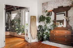 Interior - Unique 2-BDR Historic Warehouse Loft with Terrace and Fireplace ! ! ! (Windsor)