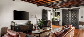 Unique 2-BDR Historic Warehouse Loft with Terrace and Fireplace ! ! !