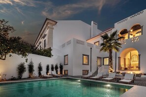 Seasonal outdoor pool