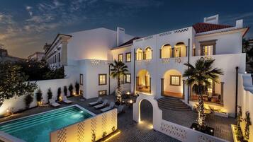 Studio Confort, vue ville | Vue sur la cour