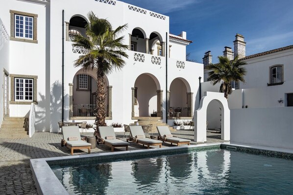 Alberca al aire libre por temporada 