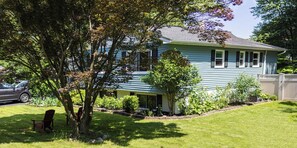 Exterior - Luxury Garden Retreat – Newly Renovated with High-End Upgrades (Newburgh)