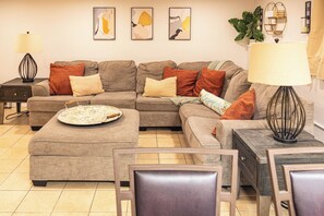 Living area - Luxury Garden Retreat – Newly Renovated with High-End Upgrades (Newburgh)