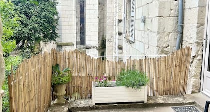Jeanne's apartment. 500 from the castle, in a quiet, green setting