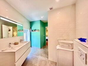 Shower, towels