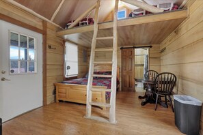 Cabin | Living area | Flat-screen TV - Cozy Cabin (New Lexington)