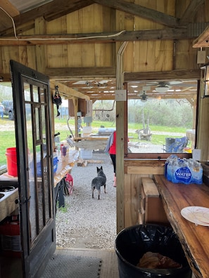 Private kitchen - Cozy Cabin (Somerset)