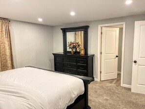 5 Schlafzimmer, Bügeleisen/Bügelbrett, WLAN, Bettwäsche