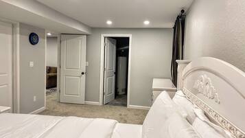 5 Schlafzimmer, Bügeleisen/Bügelbrett, WLAN, Bettwäsche