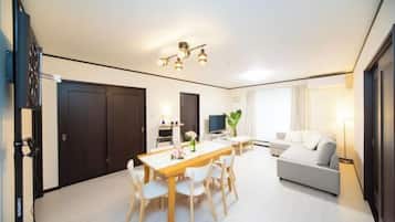 Cribs/infant beds