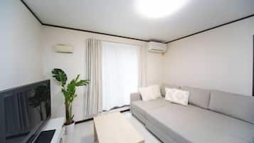 Cribs/infant beds
