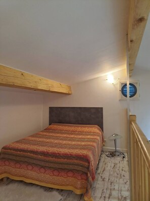1 bedroom, iron/ironing board, bed sheets