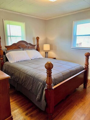 4 bedrooms, free WiFi, bed sheets