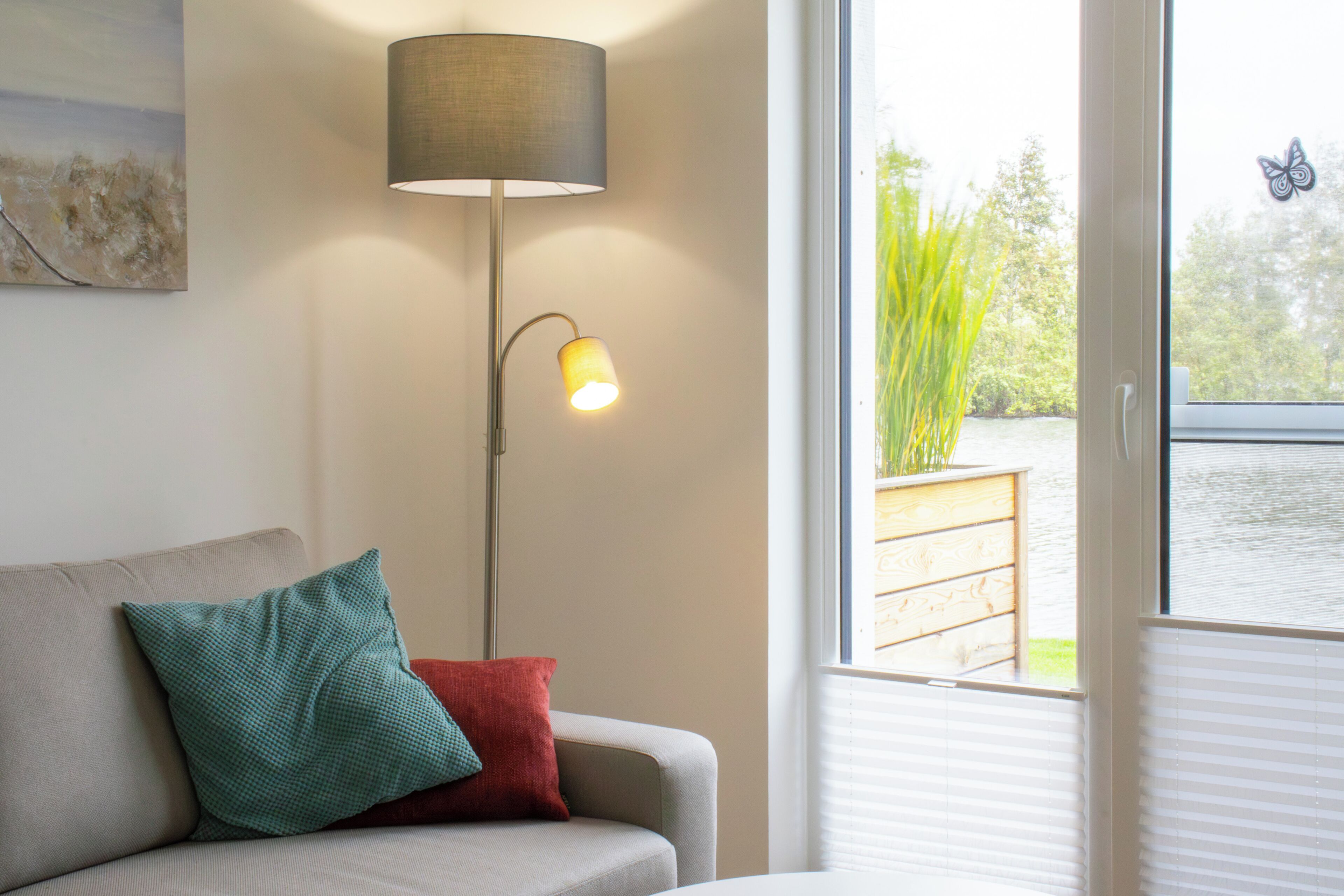 Fernseher, Kamin, DVD-Player, Bücher