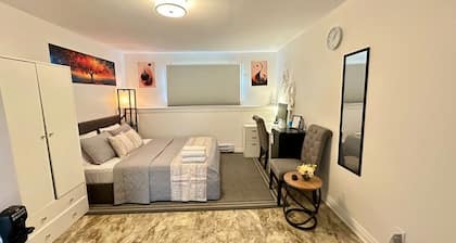 Kenneths Cozy Retreat - Saint John 1BDRM | Wi-Fi | 4mins Regional Hospital & UNB