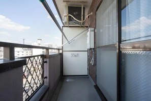 Room - Megadome West (Osaka)