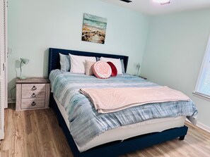 2 bedrooms, desk, free WiFi, bed sheets