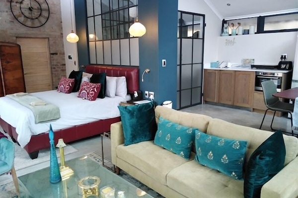 1 bedroom, iron/ironing board, free WiFi