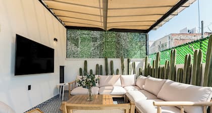 Luxury 4 bedroom house with AC and Jacuzzi in Heart of Roma Norte, Mexico City