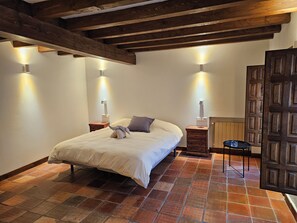 2 Schlafzimmer, Bügeleisen/Bügelbrett, Bettwäsche