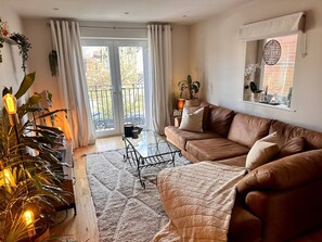 Smart TV, stereo - 2 bed/ 2 bath apartment in Roundhay (Roundhay)