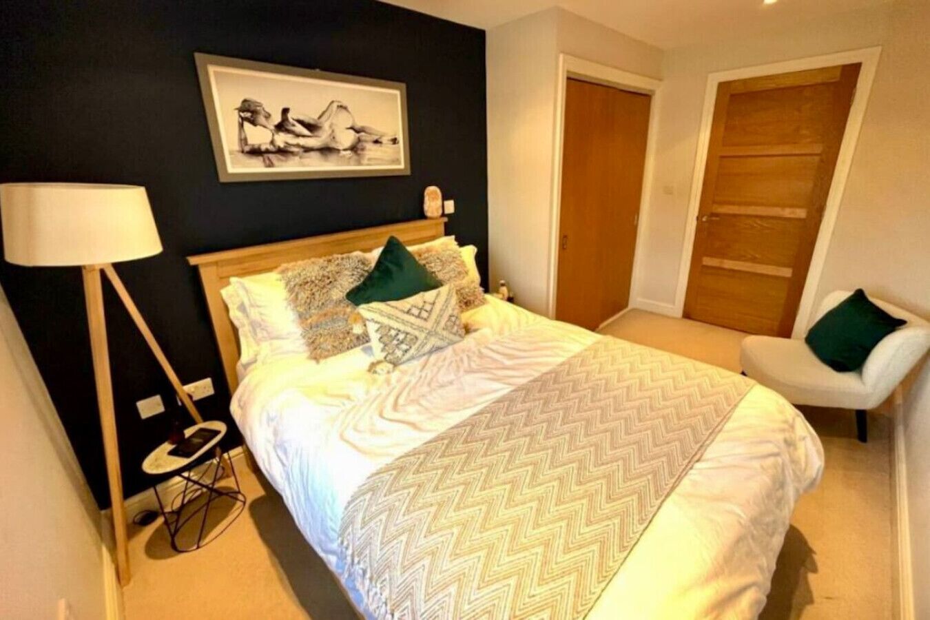 2 bedrooms, desk, iron/ironing board, travel cot