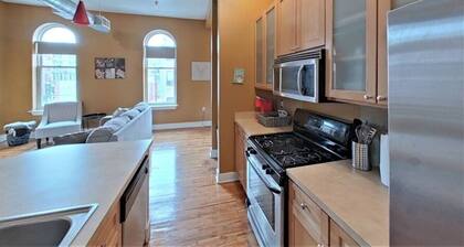 Massive condo in the heart of the city!
