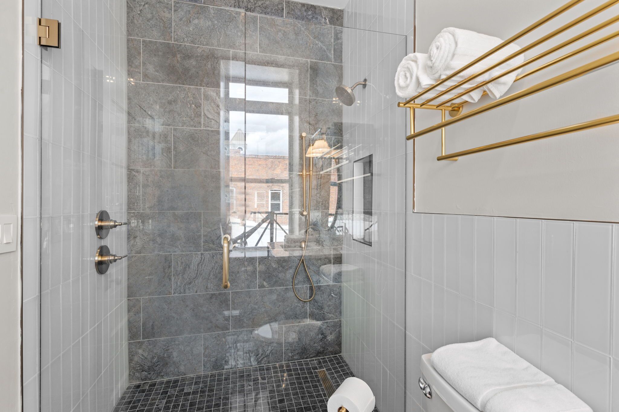 淋浴設備、風筒、提供毛巾