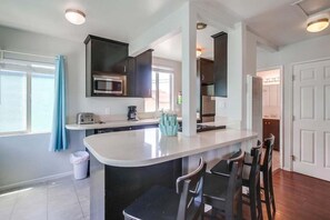 Condo, Multiple Beds, Patio, City View | Private kitchen