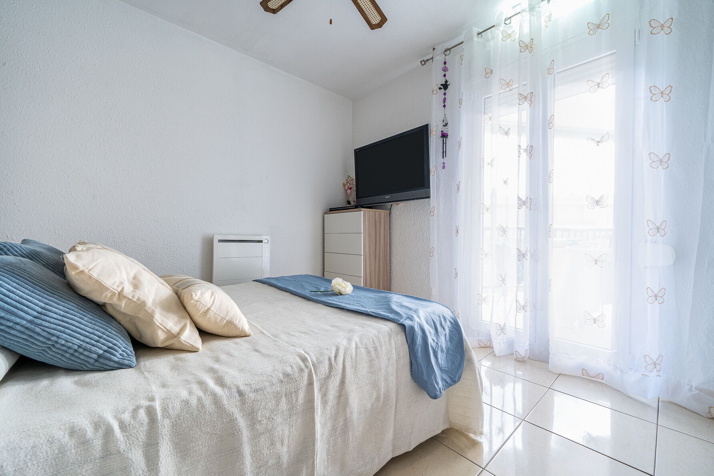 3 dormitorios, tabla de planchar con plancha, wifi gratis y ropa de cama