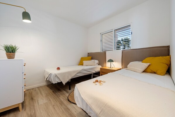 3 bedrooms, iron/ironing board, free WiFi, bed sheets