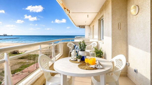 Outdoor dining - MARE INTERNUM II (La Pineda)